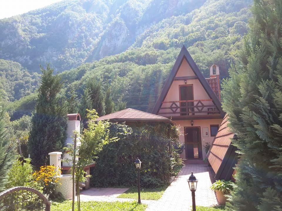 Viola I Detelina Apartments ペルチャツ エクステリア 写真