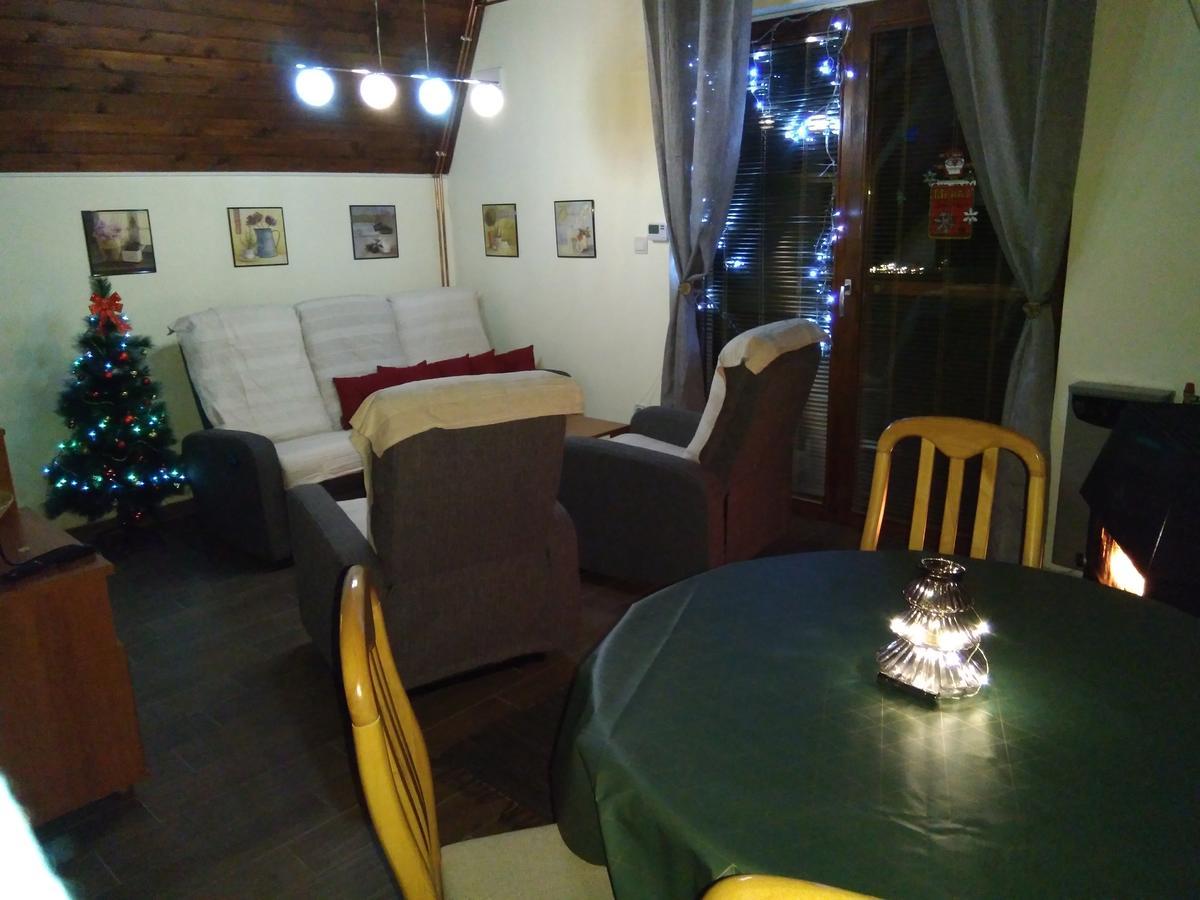 Viola I Detelina Apartments ペルチャツ エクステリア 写真