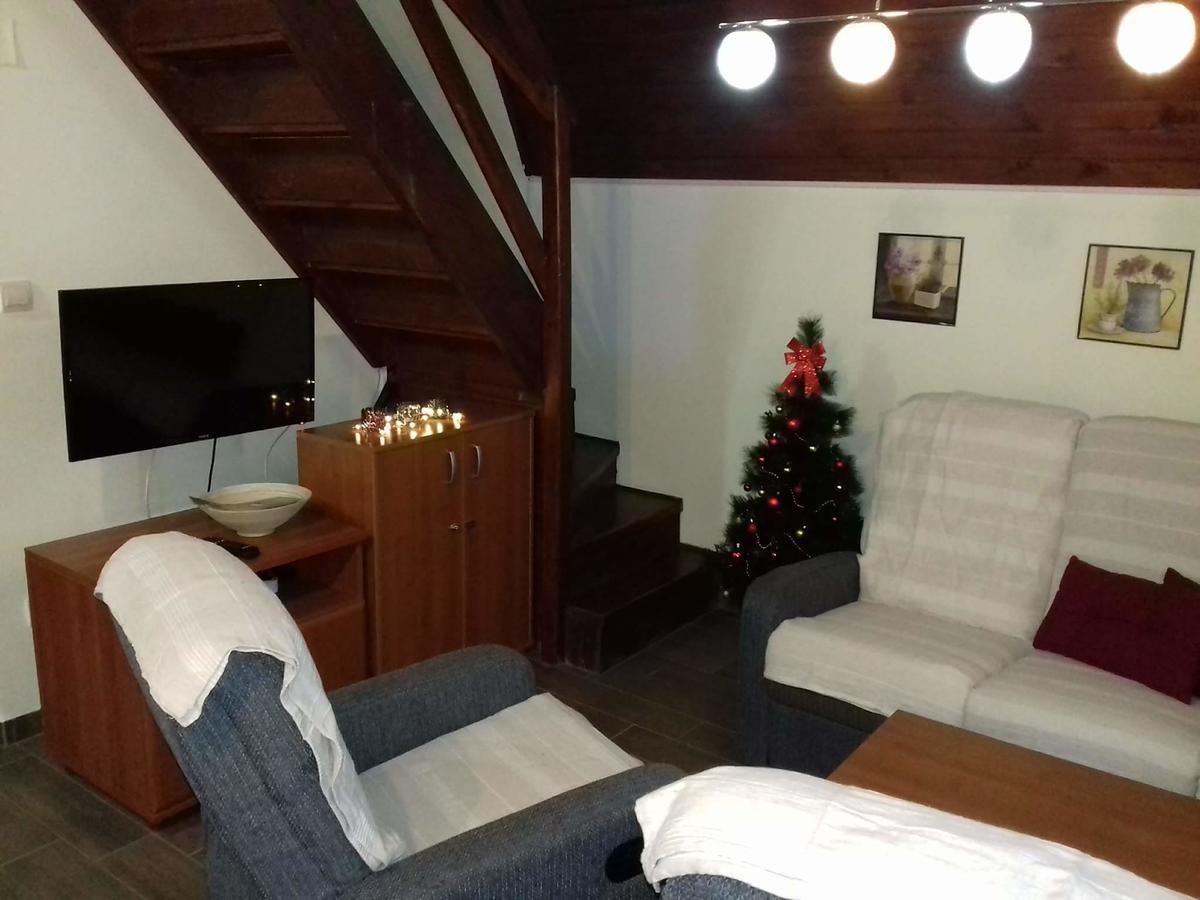 Viola I Detelina Apartments ペルチャツ エクステリア 写真