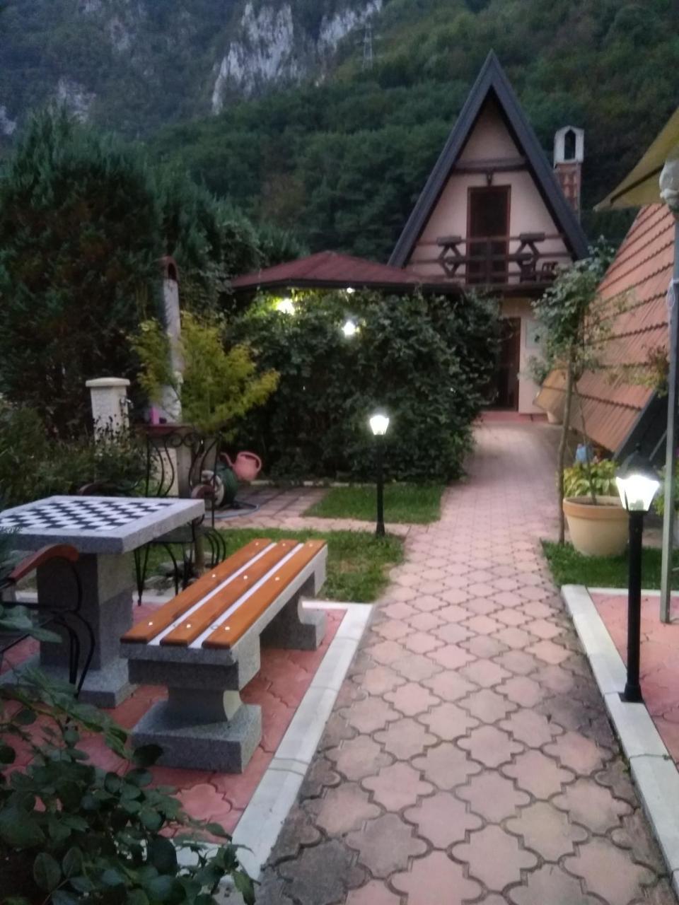 Viola I Detelina Apartments ペルチャツ エクステリア 写真